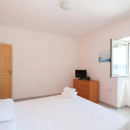 Romantic In 40 M² With Sea View Apartment *